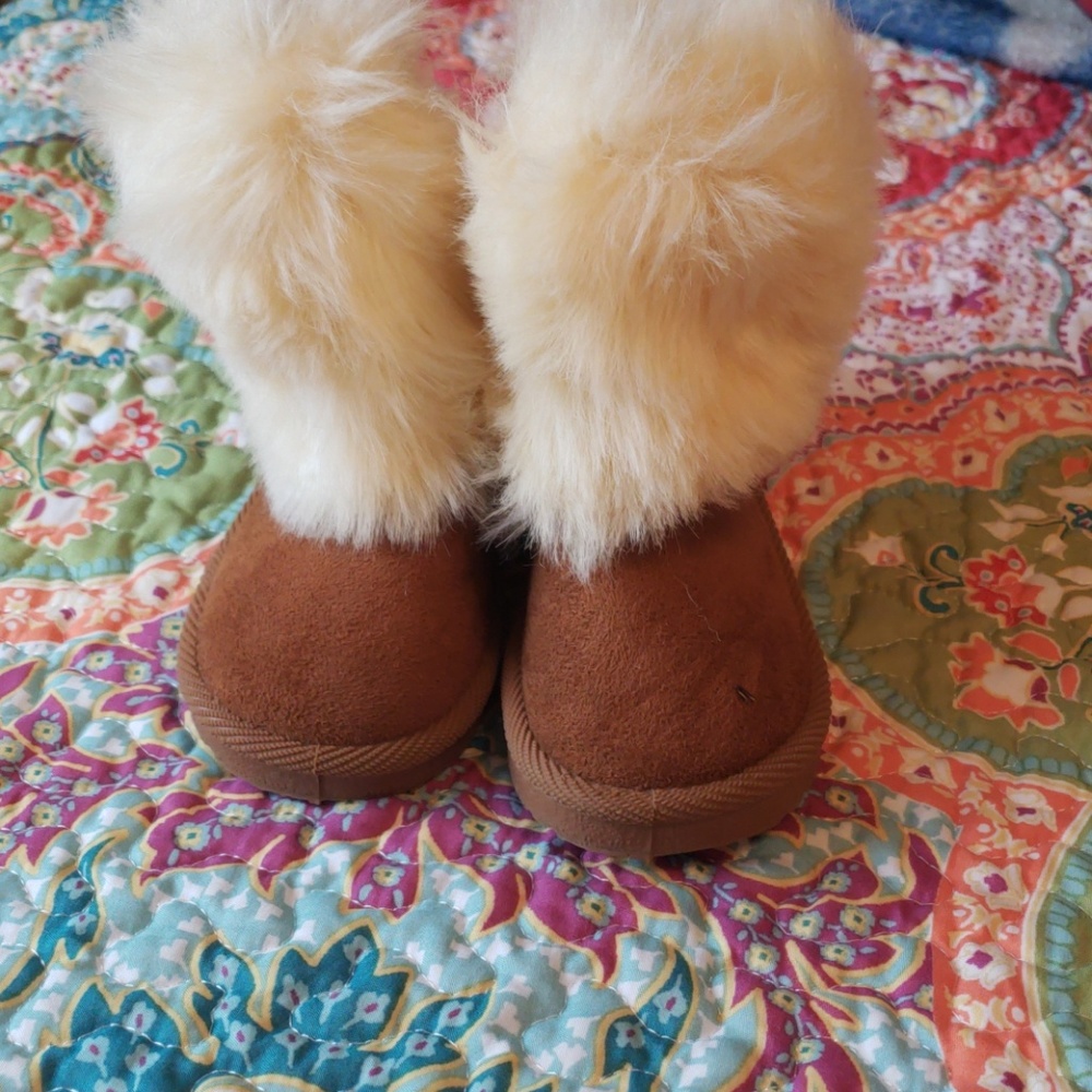 Fur boots